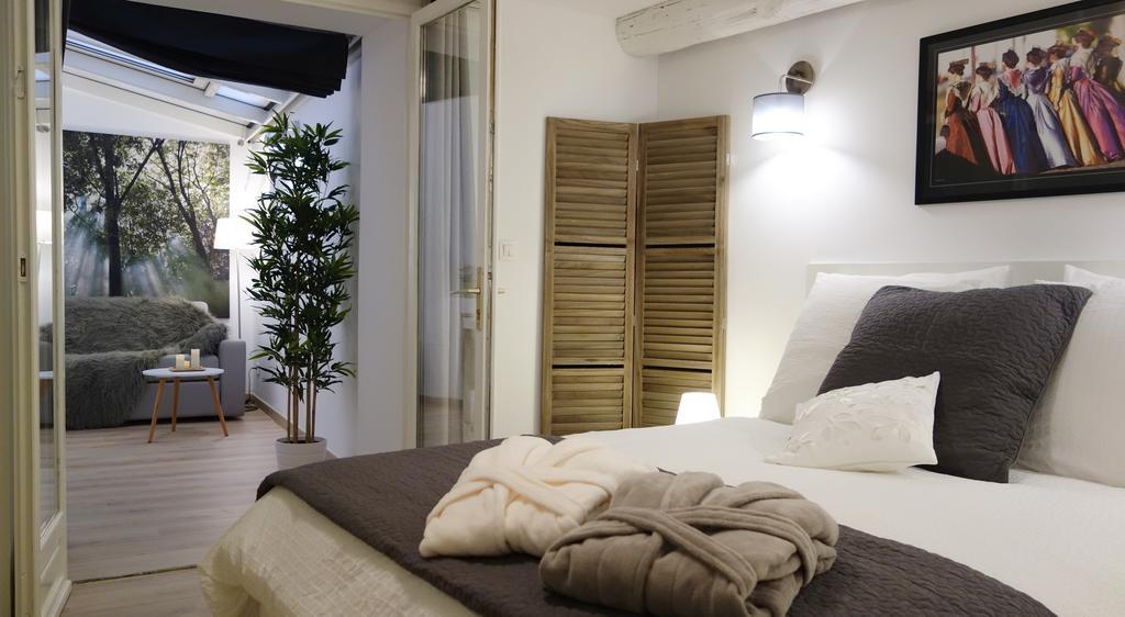 Arles' Haven - Le Loft Du Centre Apartment Ruang foto